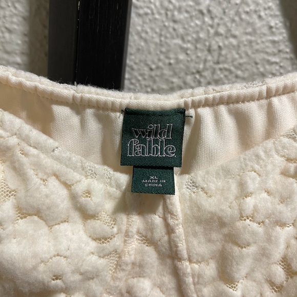 Cream lace bodysuit - Picture 2 of 3